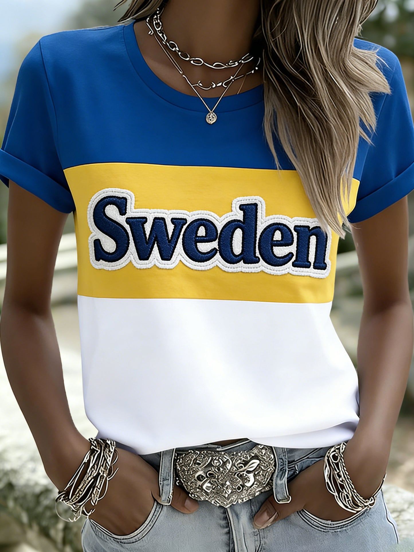 Damer Svensk T-shirt med konsttryck i lokal stil med dalahästar