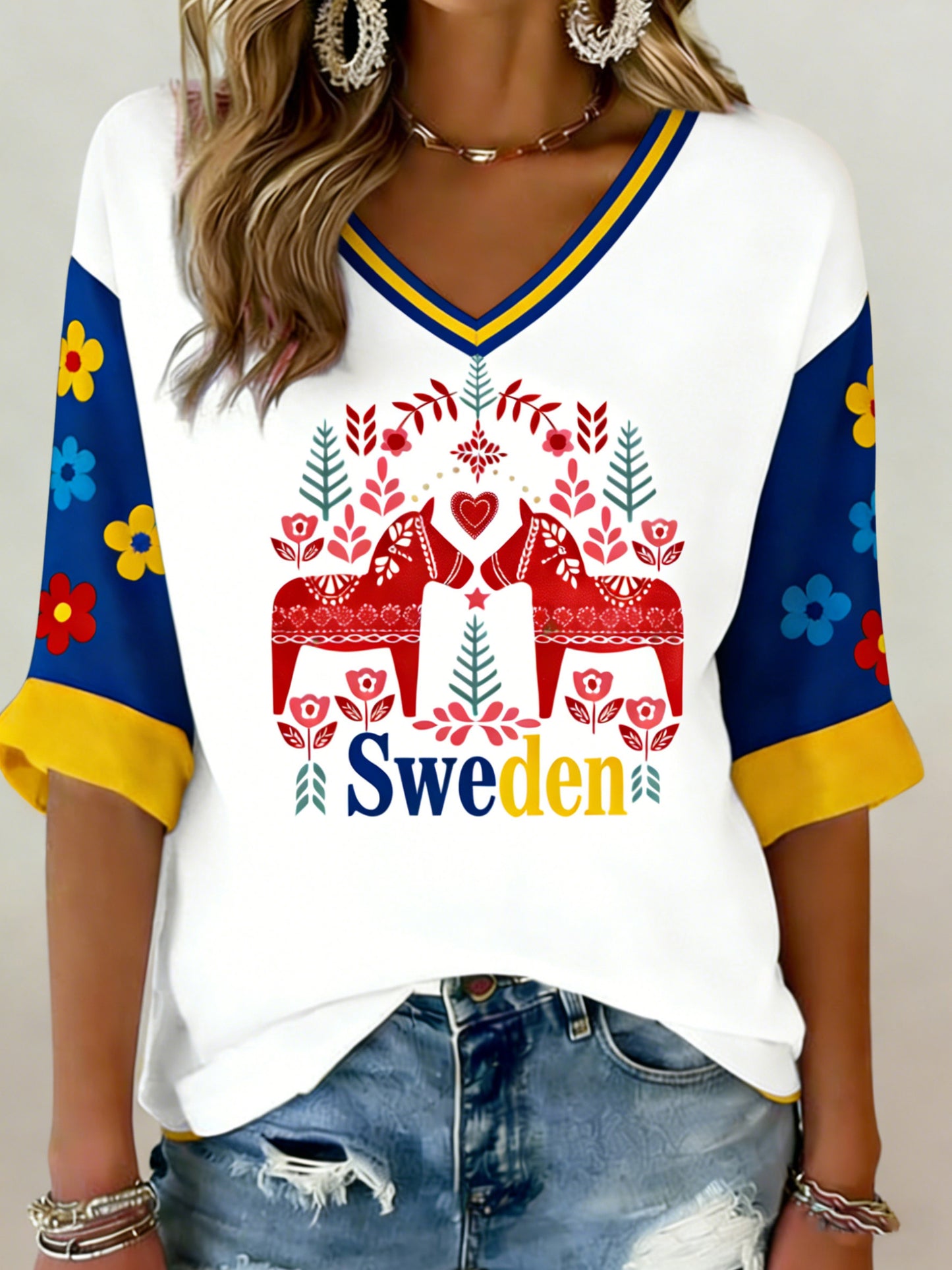 Damlinne Dalahästkonsttryck T-shirt med svenska flaggans färger