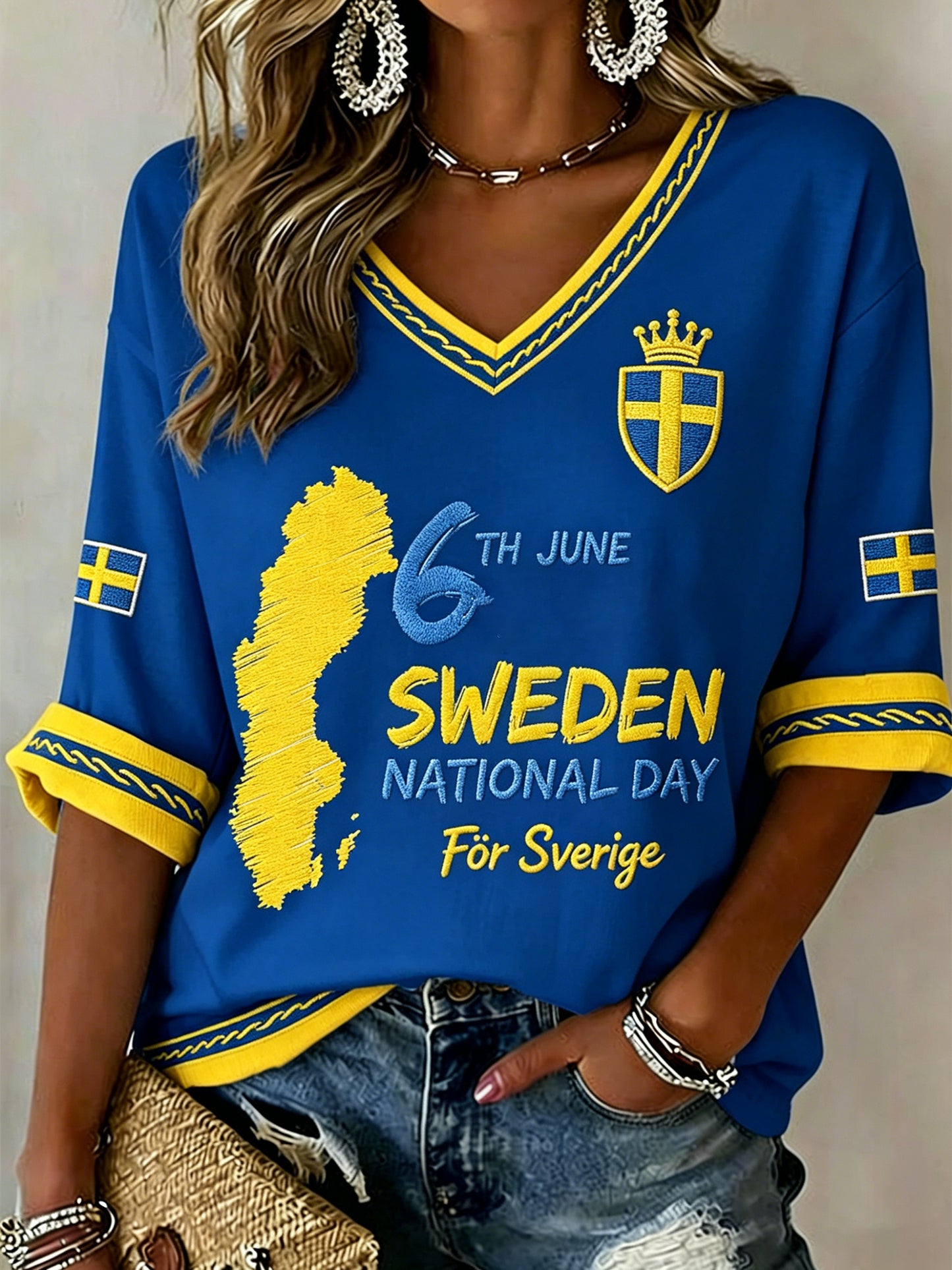 Kvinnors V-hals topp med nationell dag-tema färg-block broderier och print