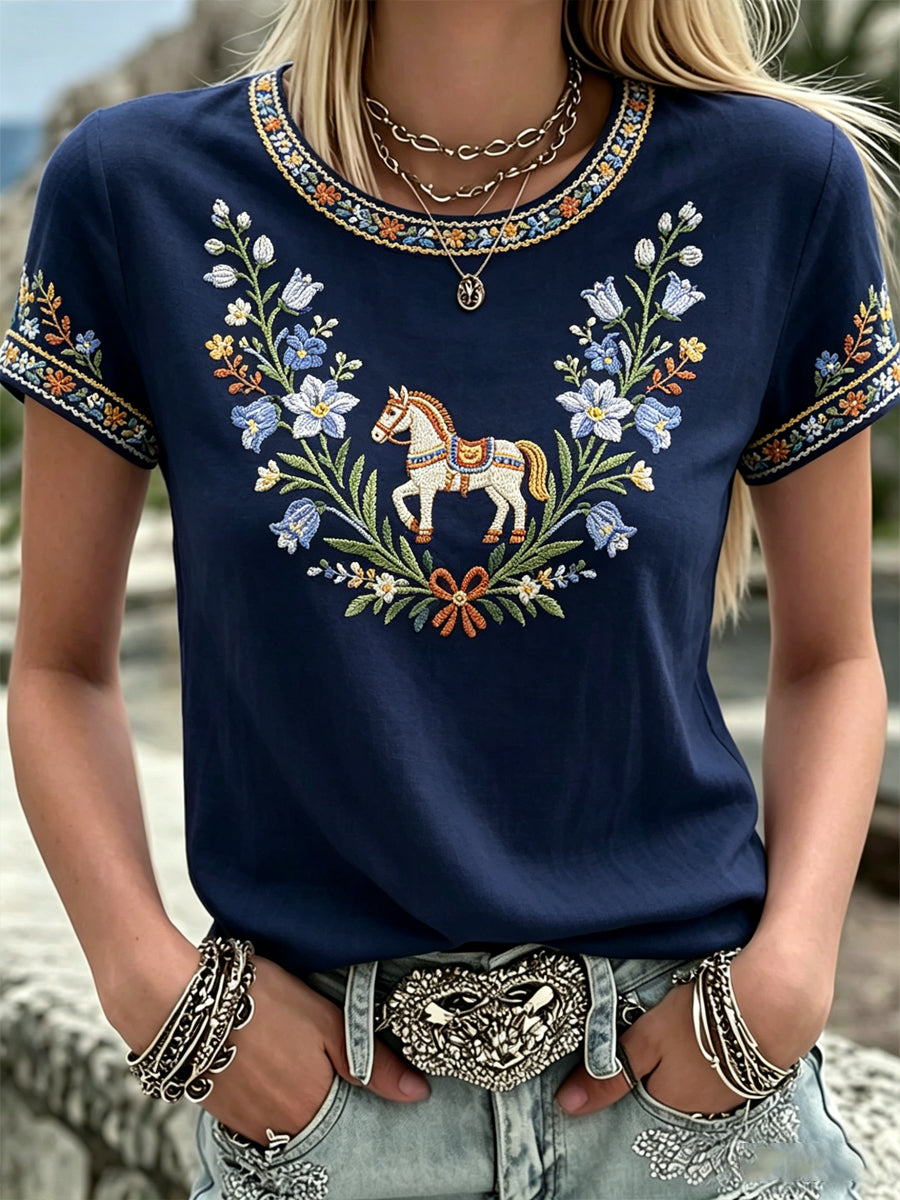 Damsvensk midsommartryck avslappnad t-shirt