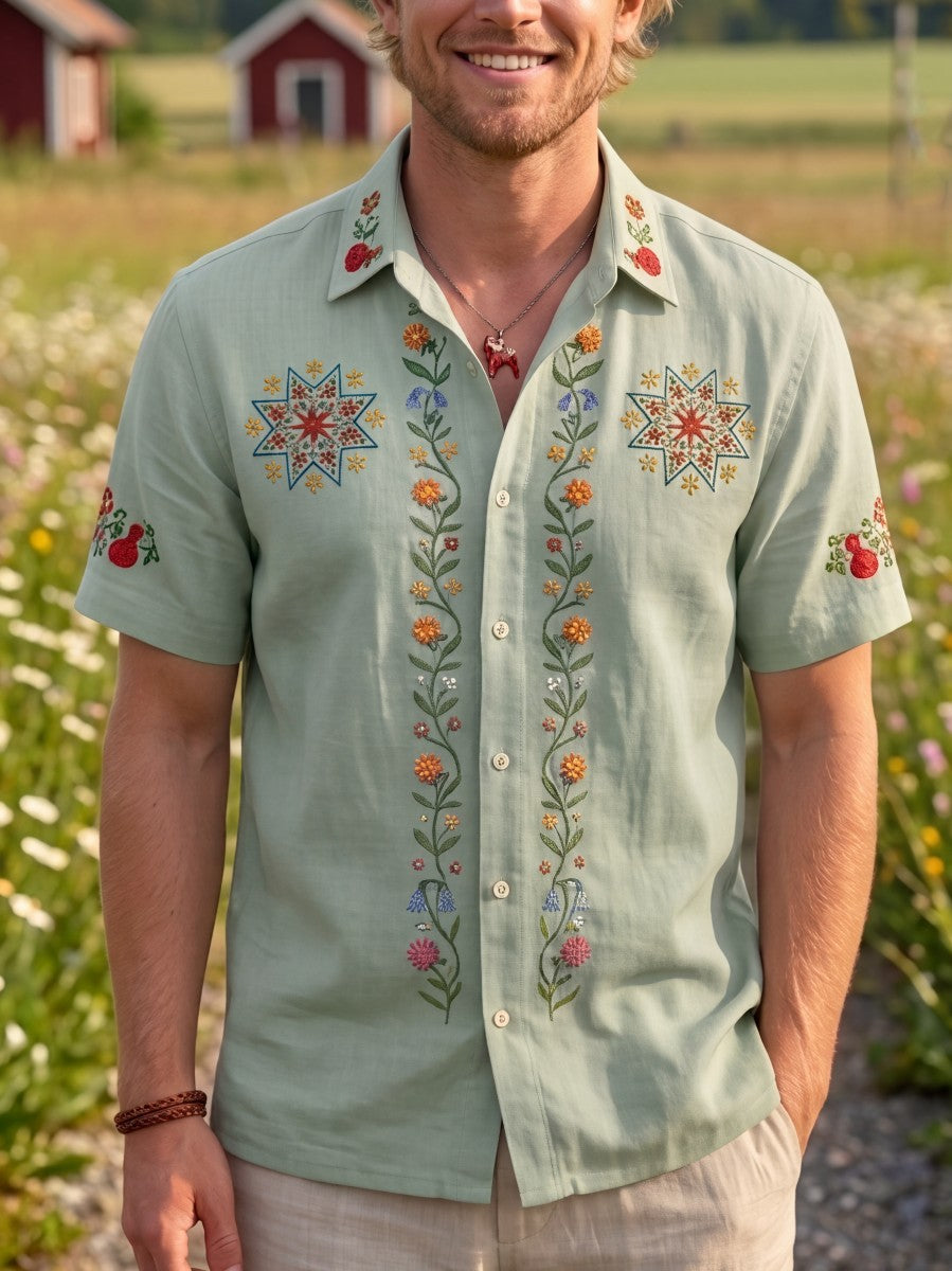 Herrretro svensk midsommarfolkaldrigblommig bomull-linne skjorta med korta ärmarna