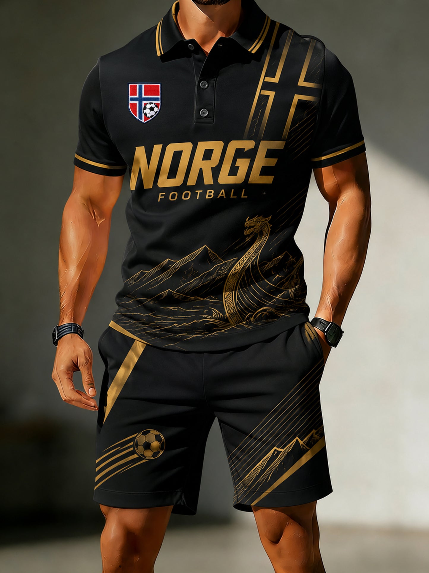 Herrepolosett med fotballfan-tema og kunsttrykk fra Norge
