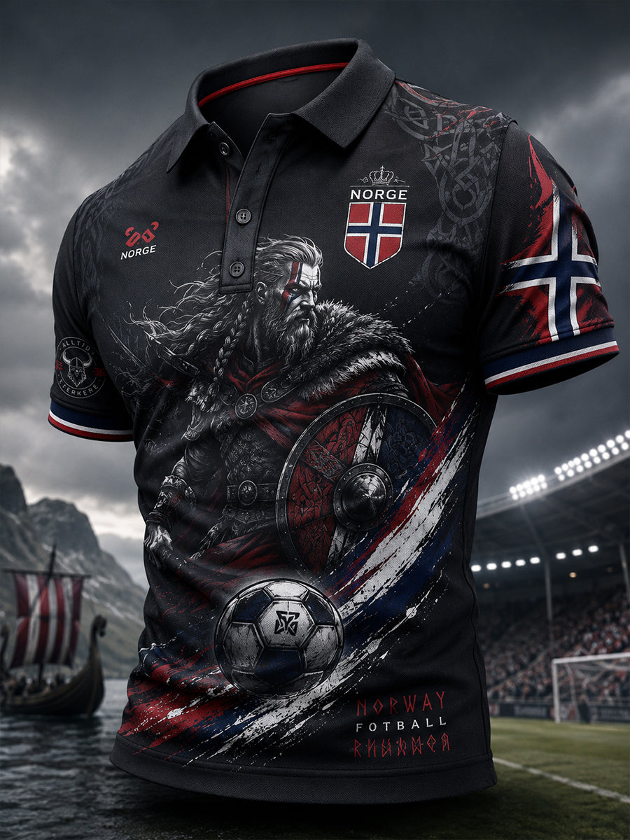 Menns polo-skjorte med korte ermer, prydet med et trykk av en vikingkriger og fotballmotiver