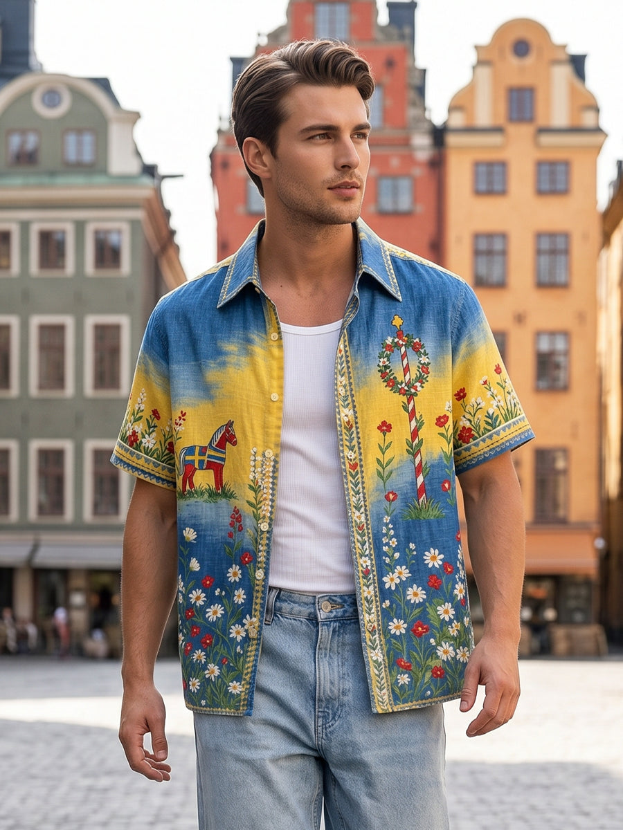 Herrtröja med korta ärmar och konstprint som hyllar den svenska midsommarfesten