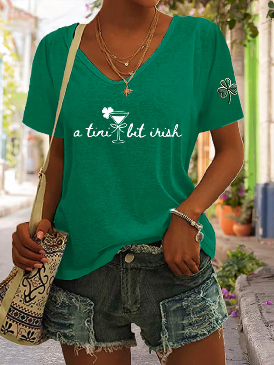 Kvinnor St. Patrick's Day Shamrock A Tini Bit Irish V-hals Kort ärm T-shirt