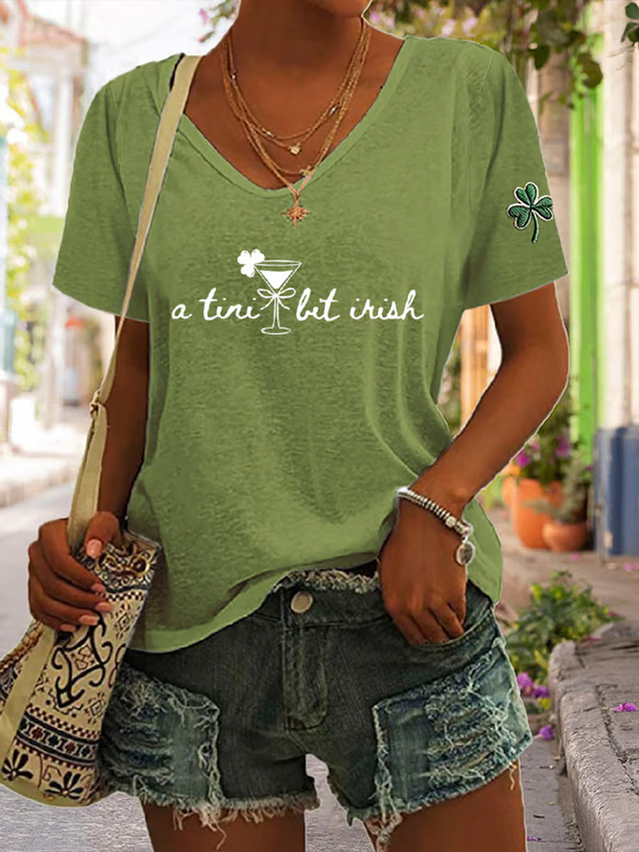 Kvinnor St. Patrick's Day Shamrock A Tini Bit Irish V-hals Kort ärm T-shirt