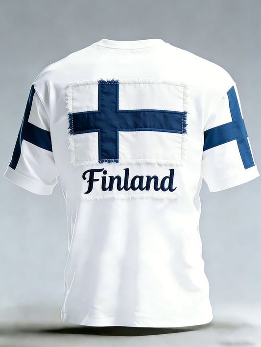 Herregenser med kunstprint i fargene til Finlands flagg