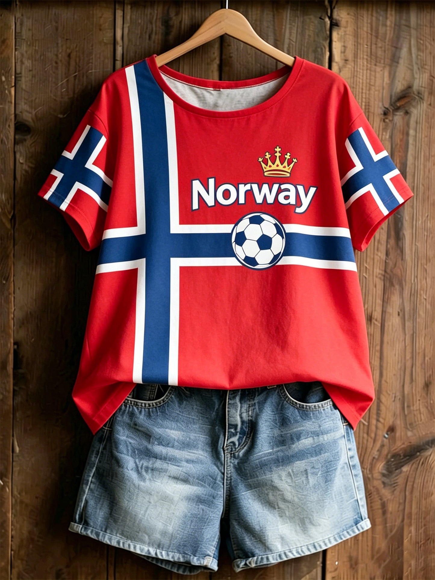 Damtröja med konstprint för att heja på en norsk fotbollsmatch