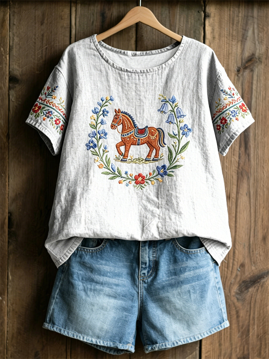 Damsvensk midsommartryck avslappnad t-shirt