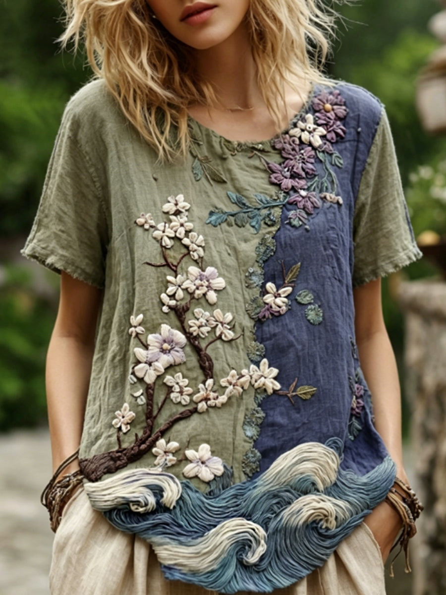 Dams klassiskt graderad japansk t-shirt i linne med broderat mönster föreställande sakurablomster och havsvågor