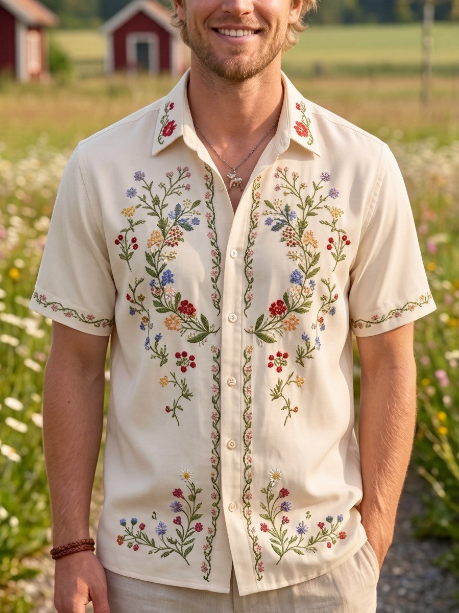 Herrretro svensk midsommarfolkaldrigblommig bomull-linne skjorta med korta ärmarna