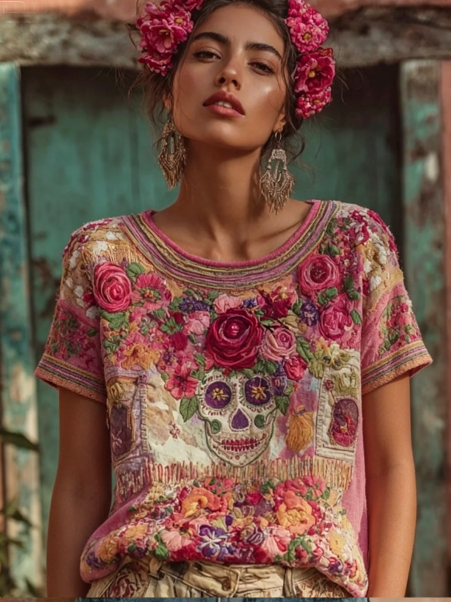 Dams vintage bohemisk broderad patchwork-t-shirt i linblandning med blommönster, rund halsringning och korta ärmar