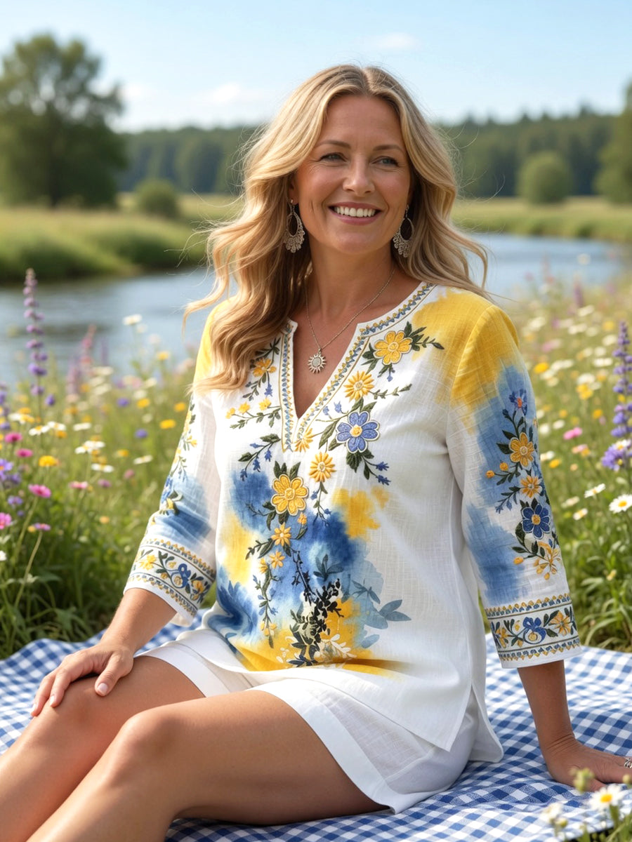 Damsommarblommigt tryckt avslappnat lin-kvistiskt t-shirt med v-ringning
