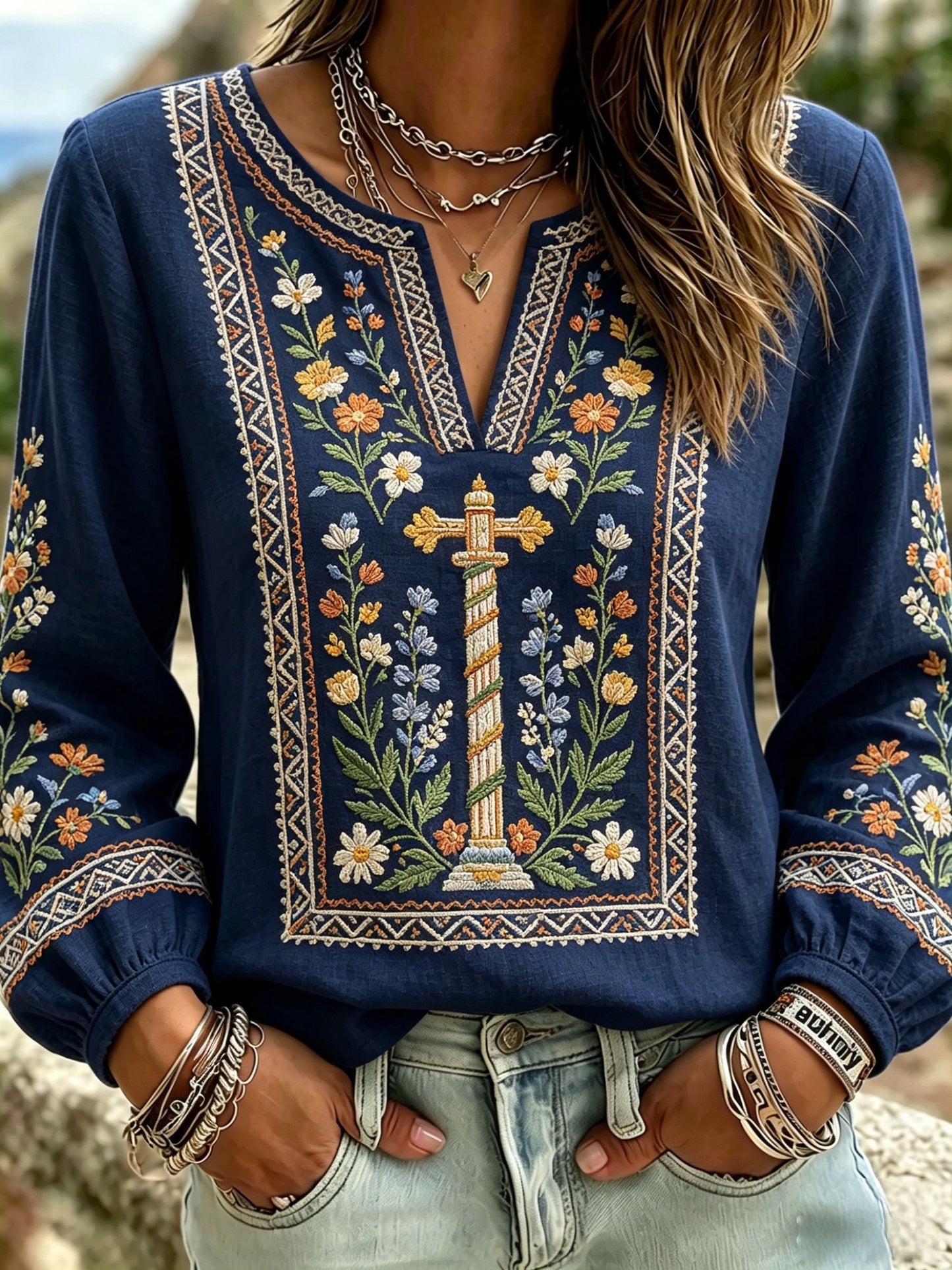 Dams retro svensk midsommarfolkloristisk blus i bomull-linntyg med blommönster