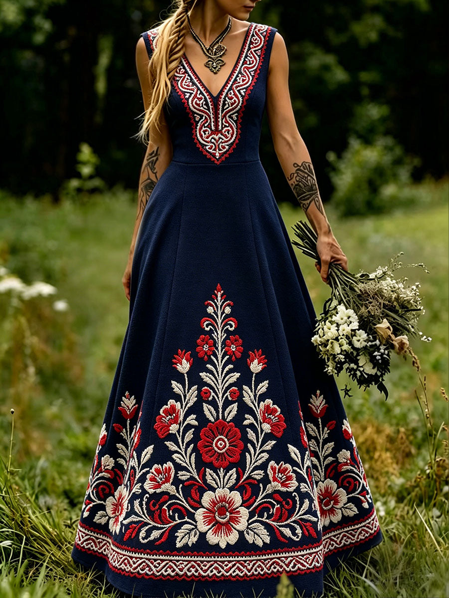 Damekjole i skandinavisk stil med nordisk blomster- og vikingmotiv