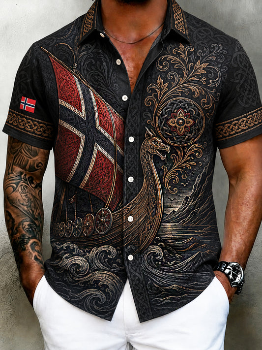 Kulturbluse for menn i retro nordisk stil med norsk kunsttrykk, av bomull og lin