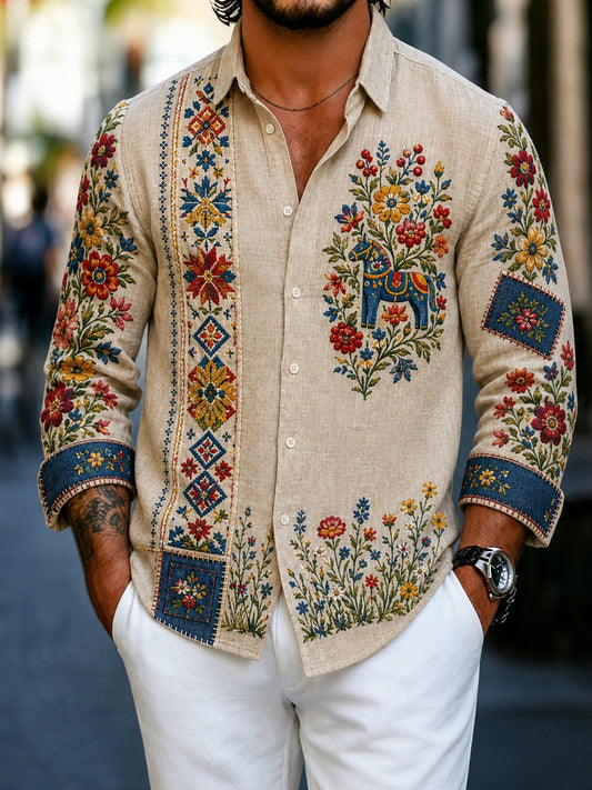 Herreskjorte i retrostil med svensk brodert blomstermønster, midtsommerkunst-print og avslappet stil i bomull-lin