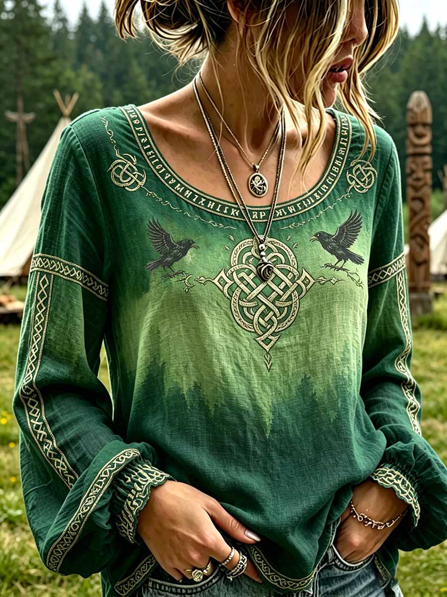 T-shirt med vikingatäckt mönster för kvinnor