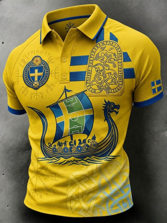 Herrepolo med kort erme og retrotrykk for svenske fotballentusiaster 2026