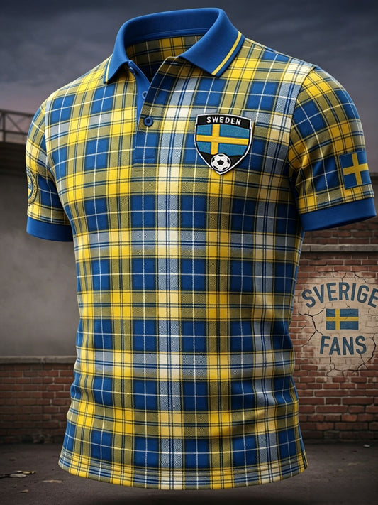 Herrpolotröja i retrostil med svensk rutmönster och fotbollsmotiv