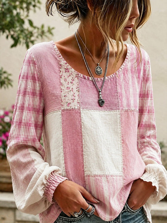 Damskjorta i rosa med blommönstrad patchwork, konst och bomullslinne