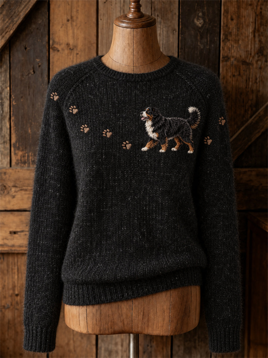 Kvinnors ljuvliga Bernese Mountain Hund Promenader & Paw Prints Yoke Print besättning hals tröjar